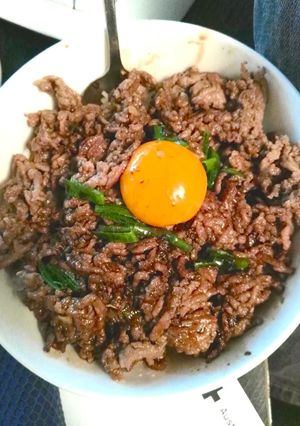 Hình của món Cơm bò xào long châu siêu nhanh.