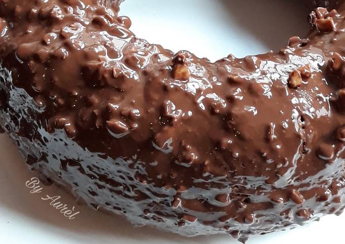 Cake au chocolat noir, glaçage rocher chocolat amande