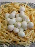Nido de huevitos de codorniz y patatas paja