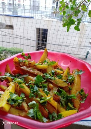 कुरमूरा आलू फ्राई (Kurmura aloo fry recipe in Hindi) रेसिपी मुख्य फोटो