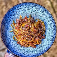 A picture of Spaghetti carbonara.