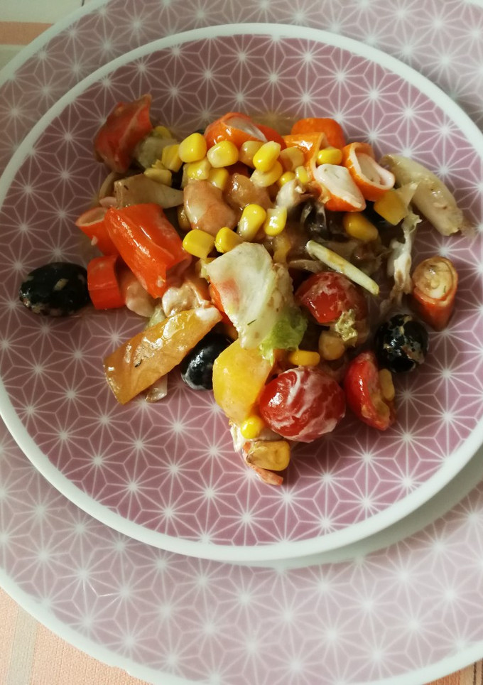 Una foto de Ensalada de melocotón con yogurt y crema balsámica