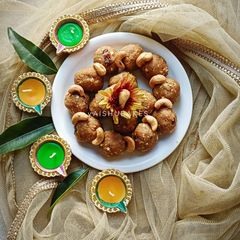 A picture of Cranberry & Mixed Nuts Besan Laddu.