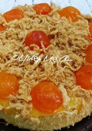 Hình của món Bánh bông lan chà bông trứng muối sốt dầu trứng.