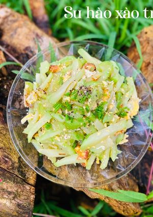 Hình của món Su hào xào trứng.