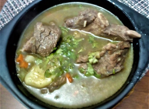 Una foto de Caldo de Costilla Carnuda
