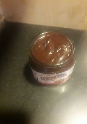 A picture of Dates chocolate syrup.