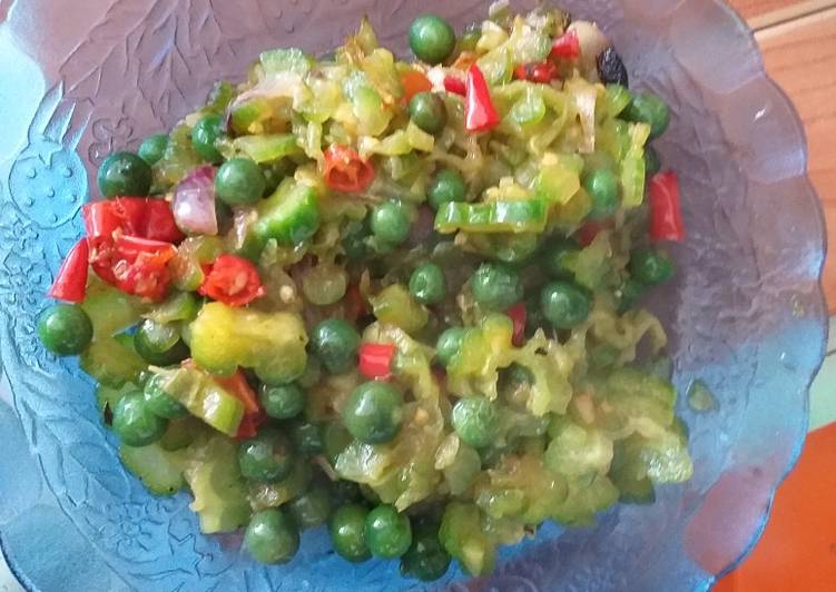 Langkah Mudah untuk Menyiapkan Tumis pare leunca yang Bisa Manjain Lidah