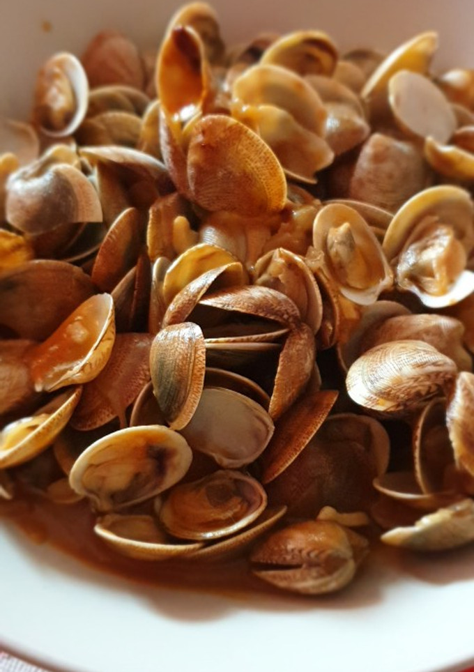 Una foto de Chirlas o almejas en salsa