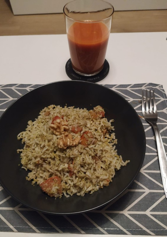 Una foto de Arroz basmati con brócoli y limón