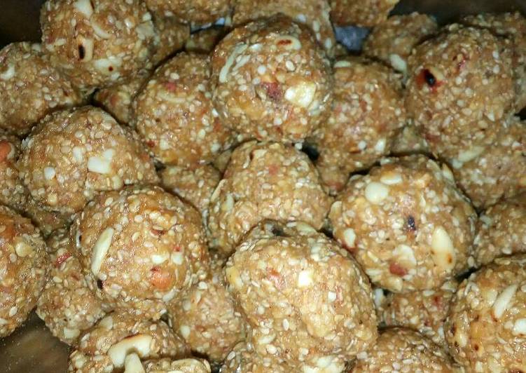 Step-by-Step Guide to Prepare Favorite Til ladoos with coconut and nuts