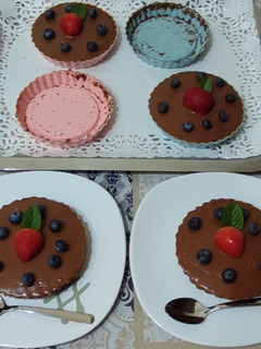 Φωτογραφία της συνταγής Ταρτάκια cheesecake πραλίνας με πασχαλινά κουλουράκια