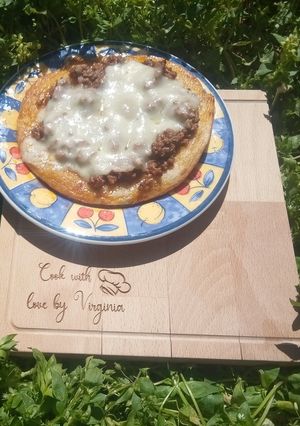 O poză a rețetei Lipii cu sos de carne tocată și cașcaval.