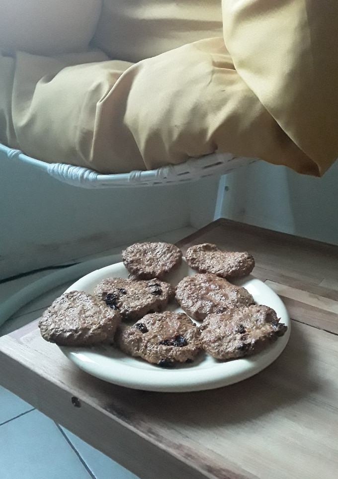 Una foto de Galletitas de avena con pasta de maní y de avena con pasas