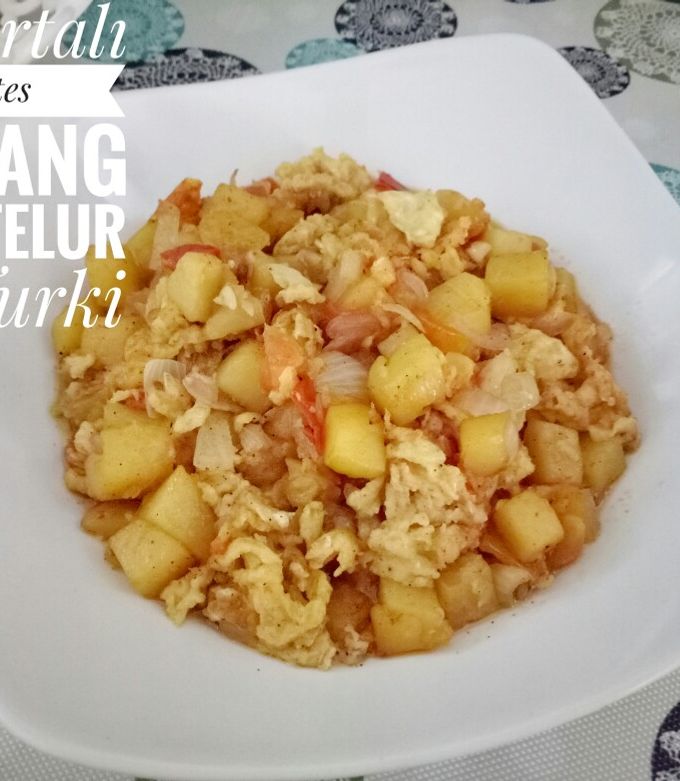 Foto resep Yumurtalı Patetes (Kentang Orek Telur ala Turki)