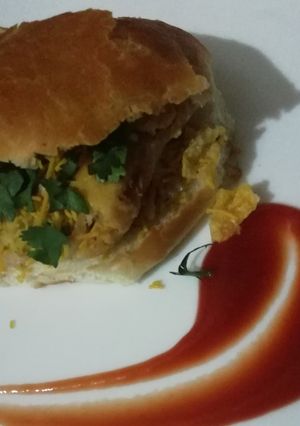 A picture of Dabeli.