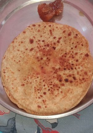 नमक मिर्च और अजवाइन पराठा (namak mirch aur ajwain paratha recipe in Hindi) रेसिपी मुख्य फोटो
