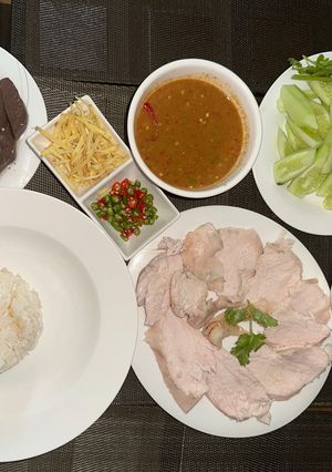 A picture of Thai Chicken With Rice - Cow Man Gai :).