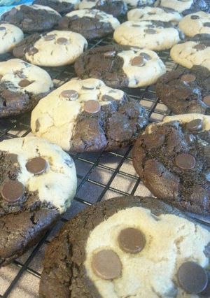 A picture of Soft Baked Peanut Butter - Chocolate Swirl Cookies.