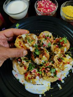 दही फुल्की (dahi fulki recipe in Hindi) रेसिपी मुख्य फोटो
