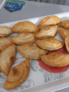 A picture of Spiral Curry puffs.