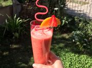 Una foto de licuado de banana sin leche