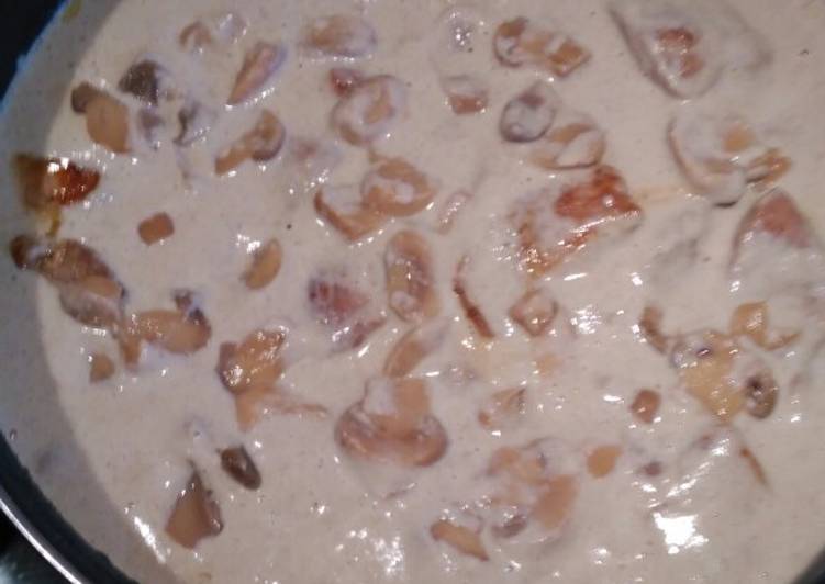 Solomillo de cerdo en salsa de champiñones