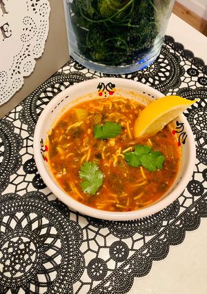 Une photo de Harira ou soupe marocaine