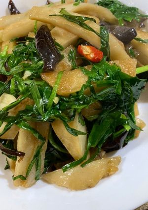 彌生家韭菜炒甜不辣 的食譜成品照片
