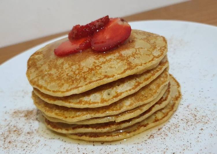 Banana Oatmeal Pancakes