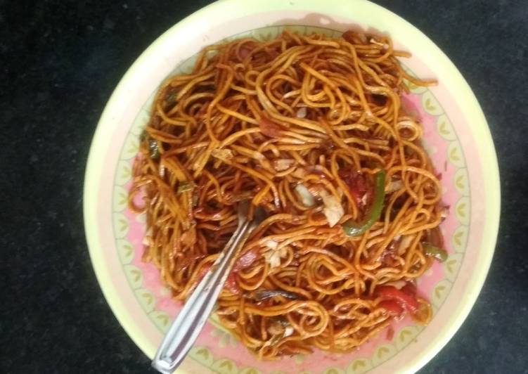 Veg hakka noodles