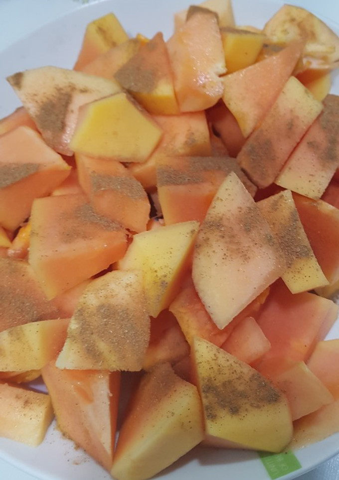 Una foto de Papaya con canela de Ceylan
