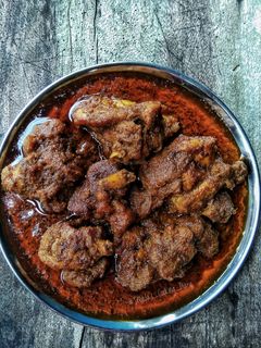 গোলবাড়ি স্টাইল চিকেন কষা(golbari style chicken kosha recipe in Bengali) রেসিপির প্রধান ছবি
