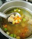 Canh Gà Nấu Cà Rốt Khoai Tây Cho Bé