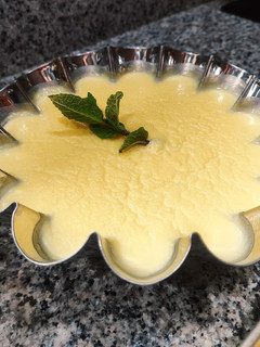 Una foto de Flan casero de mi madre con piña