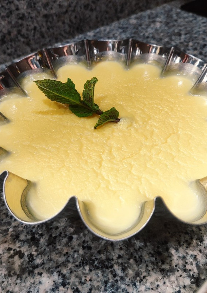 Una foto de Flan casero de mi madre con piña