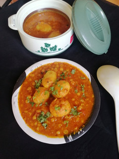 छोलार दाल आलू दिए (cholar dal aloo diye recipe in Hindi) रेसिपी मुख्य फोटो