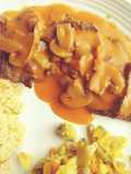 Filete de res con salsa de champiñones