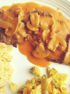 Una foto de Filete de res con salsa de champiñones