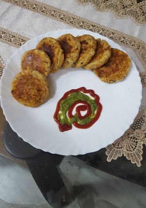 A picture of Sama Rice patties.