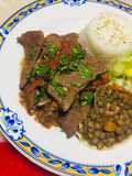Higadito con vegetales y lentejas guisada con Tocino vegetal!