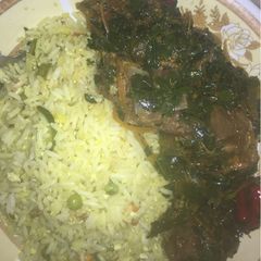 A picture of Cool rice moringa sauce.