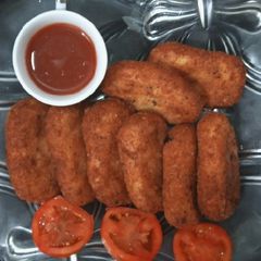 A picture of Potatoes nuggets.