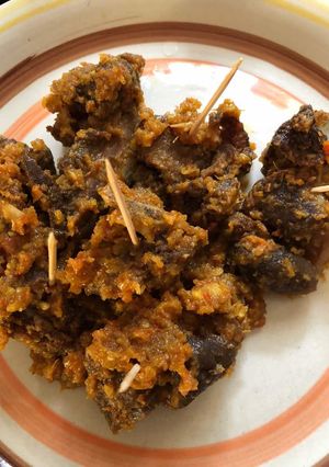 A picture of Peppered meat.
