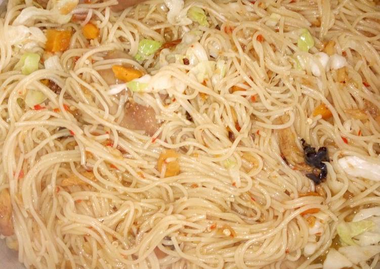 Steps to Prepare Perfect Spaghetti jollop with vegetables