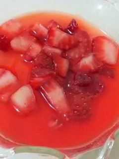 Una foto de Compota de frutillas flambeadas