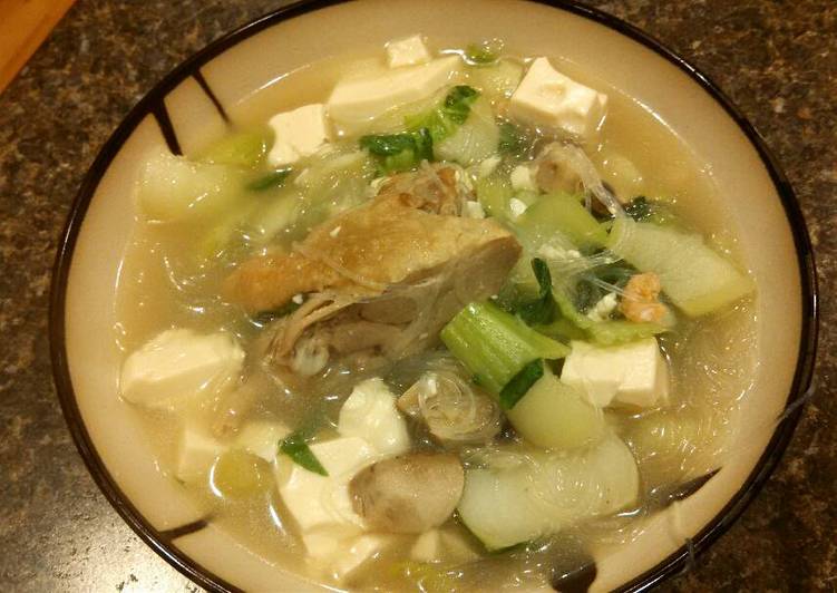 Bok choy and silk tofu soup (with duck meat) 青菜豆腐鸭肉汤