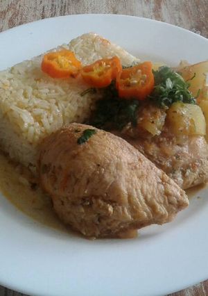 Una foto de Pollo con arroz 🌷