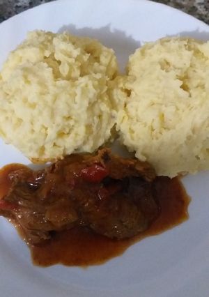Una foto de Puré de Papa y Carne guisada