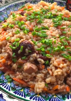 A picture of Apricot Chicken Rice (Uzbekistan).